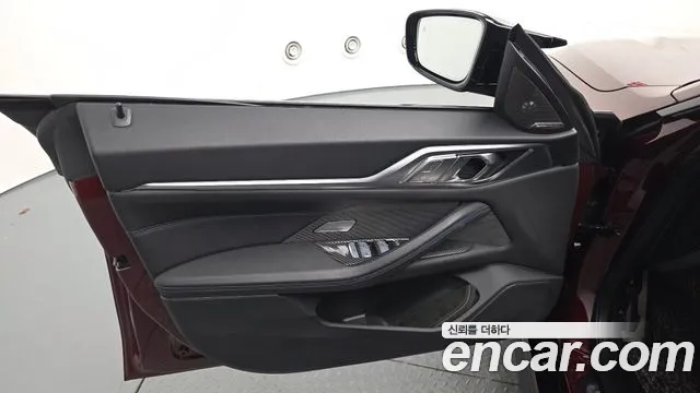 BMW i4 — Фото автомобиля 13