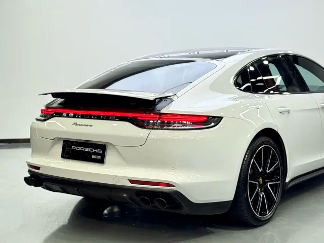 Porsche Panamera — Фото автомобиля 26