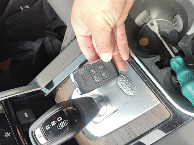 Land Rover Discovery Sport — Фото автомобиля 16