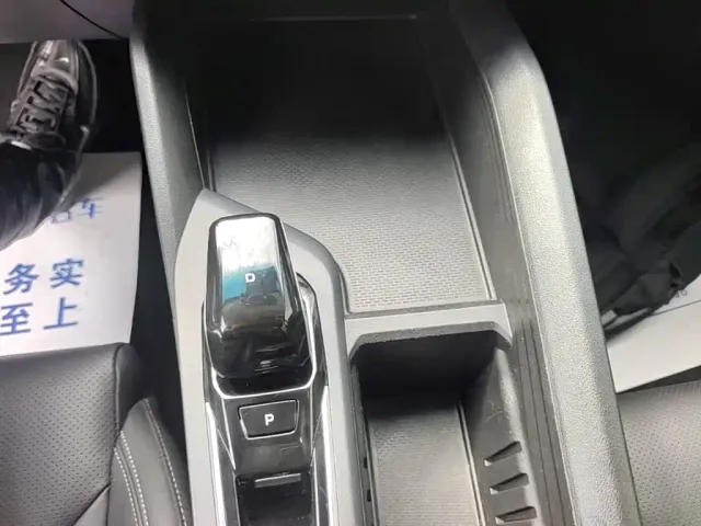 Geely Binrui — Фото автомобиля 13