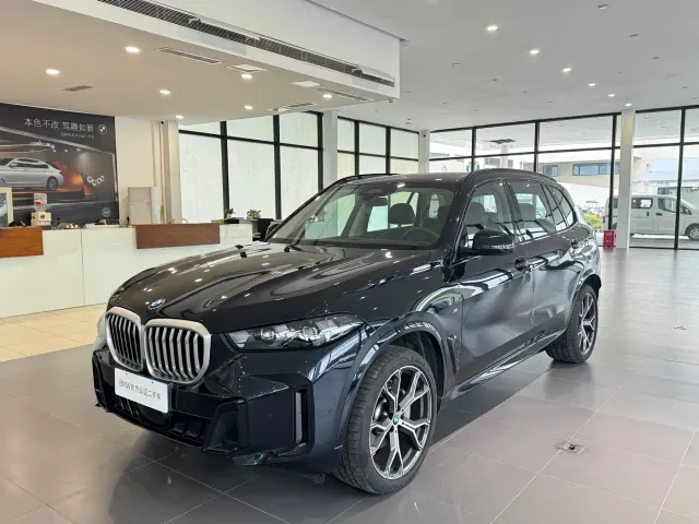 Фотография автомобиля — BMW X5