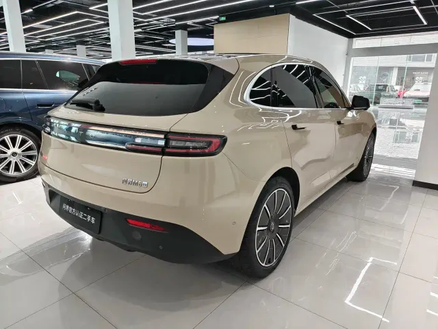 Aito M5 — Фото автомобиля 6