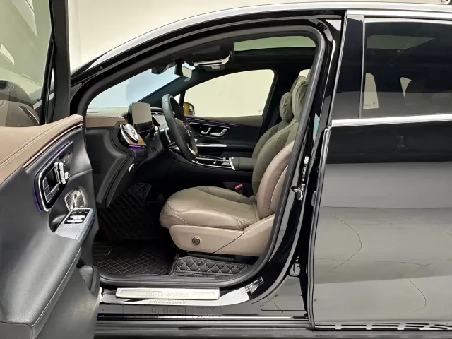 Mercedes-Benz EQE SUV — Фото автомобиля 7