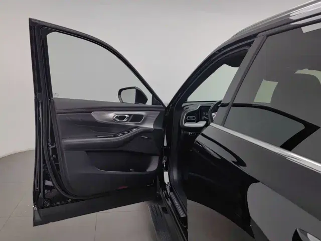 GAC Trumpchi GS8 — Фото автомобиля 8