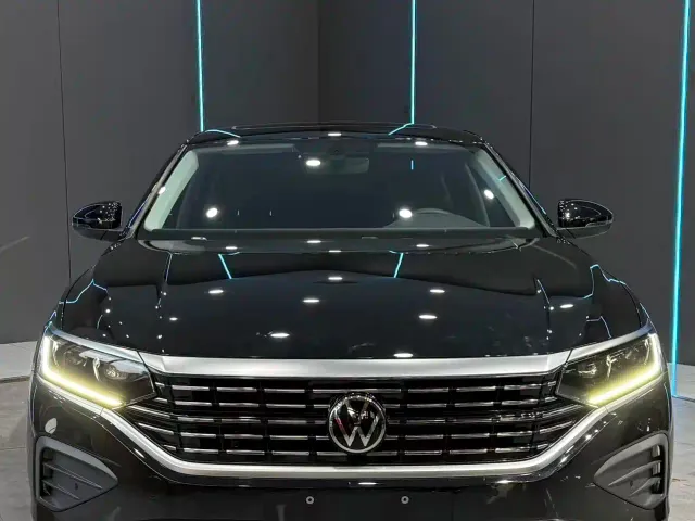 Volkswagen Passat — Фото автомобиля 2