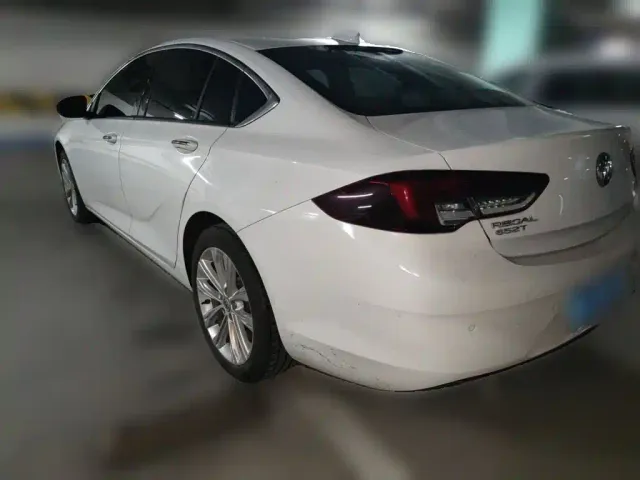 Buick Regal — Фото автомобиля 4