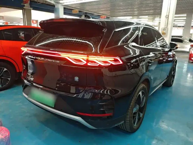 BYD Tang — Фото автомобиля 6