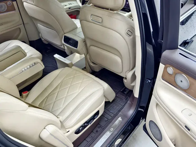AITO Wenjie AITO M9 2024 Range Extender Max 52kWh 6-seater — Фото автомобиля 21