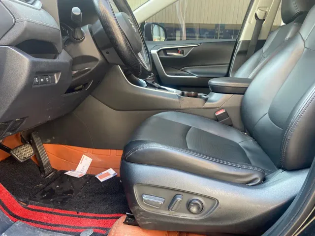 Toyota RAV4 — Фото автомобиля 7