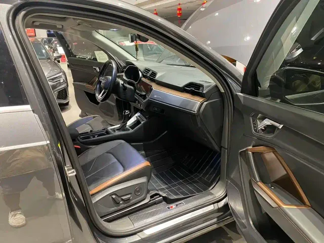 Audi Q3 — Фото автомобиля 9