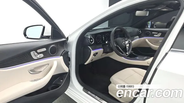 Mercedes-Benz E-Class — Фото автомобиля 15