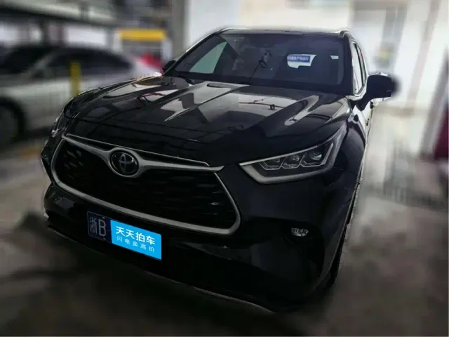 Фотография автомобиля — Toyota Highlander