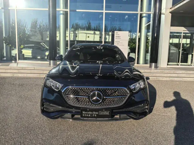 Mercedes-Benz E-Class — Фото автомобиля 2