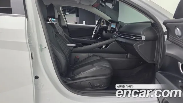Hyundai Avante CN7 — Фото автомобиля 16