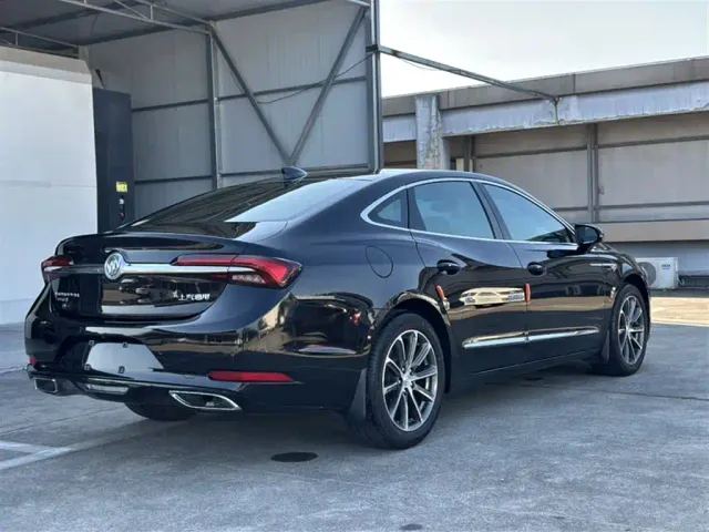 Buick LaCrosse — Фото автомобиля 11