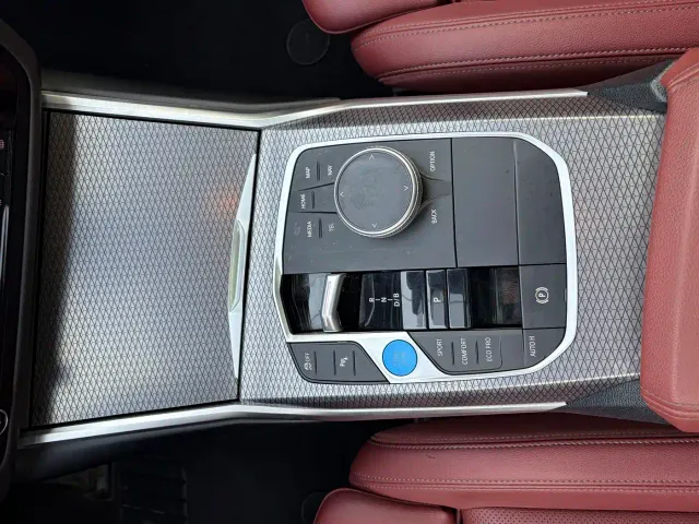 BMW i3 — Фото автомобиля 10