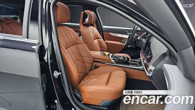 BMW 7-Series — Фото автомобиля 10