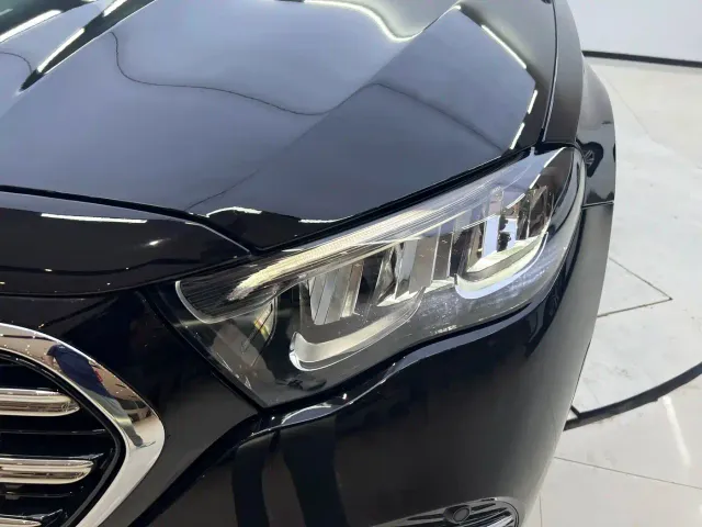 Mercedes-Benz E-Class — Фото автомобиля 7