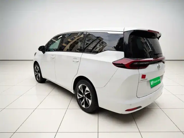 GAC Trumpchi M6 — Фото автомобиля 24