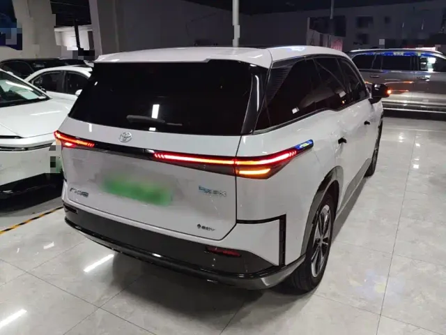 Toyota BoZhi 3X — Фото автомобиля 6