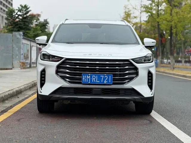 Jetour X70 Plus — Фото автомобиля 2