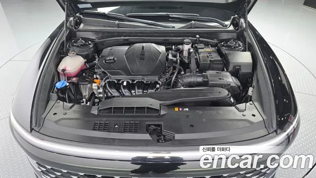 Hyundai Grandeur GN7 — Фото автомобиля 9