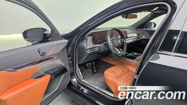 BMW 7 Series G70 — Фото автомобиля 10