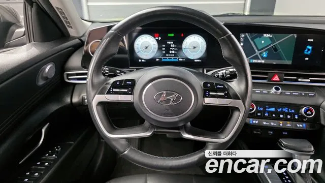Hyundai AVANTE Avante (CN7) — Фото автомобиля 12