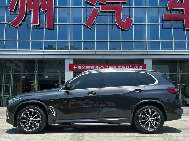 BMW X5 — Фото автомобиля 13