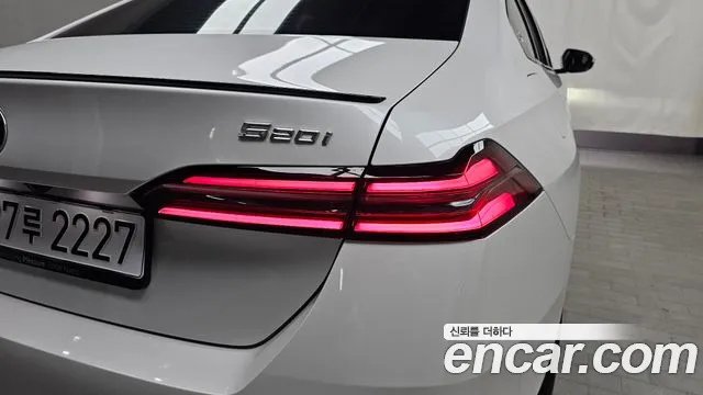 BMW 5 Series G60 — Фото автомобиля 23