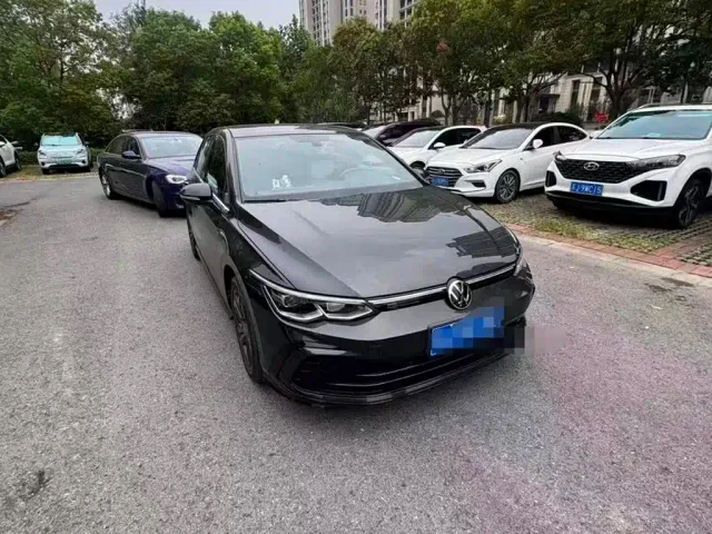 Volkswagen Golf 2023 280TSI DSG R-Line Lite — Фото автомобиля 3