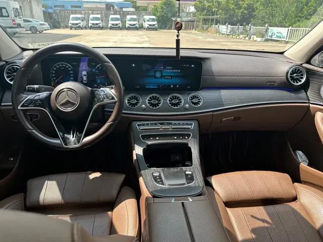 Mercedes-Benz E-Class — Фото автомобиля 7