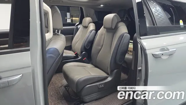 Kia Carnival — Фото автомобиля 17