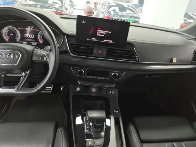 Audi Q5L — Фото автомобиля 12