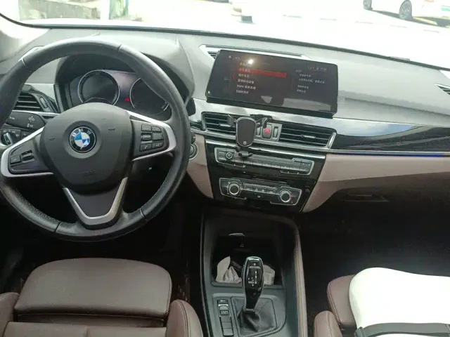 BMW X1 — Фото автомобиля 12