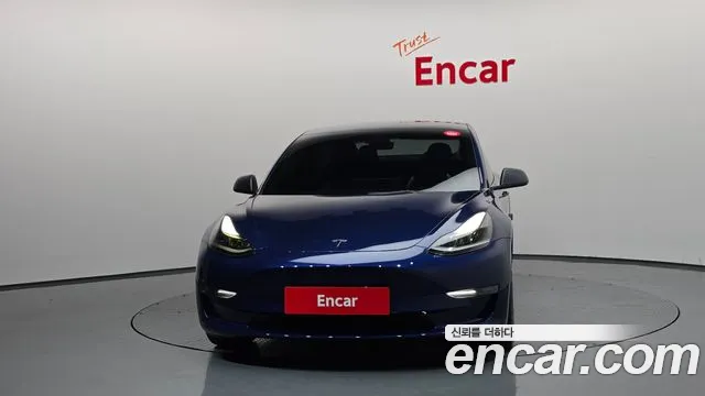 Tesla Model 3 — Фото автомобиля 3