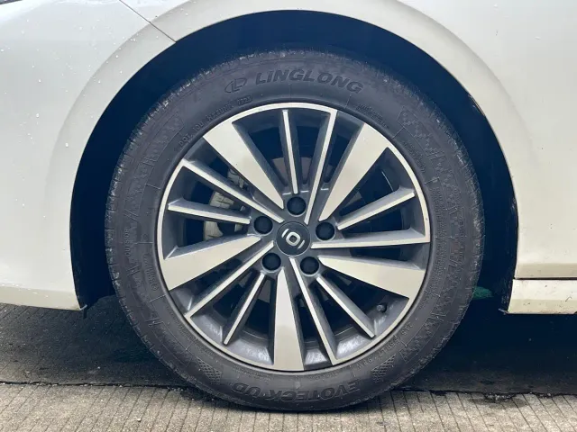Changan Qiyuan A05 — Фото автомобиля 13