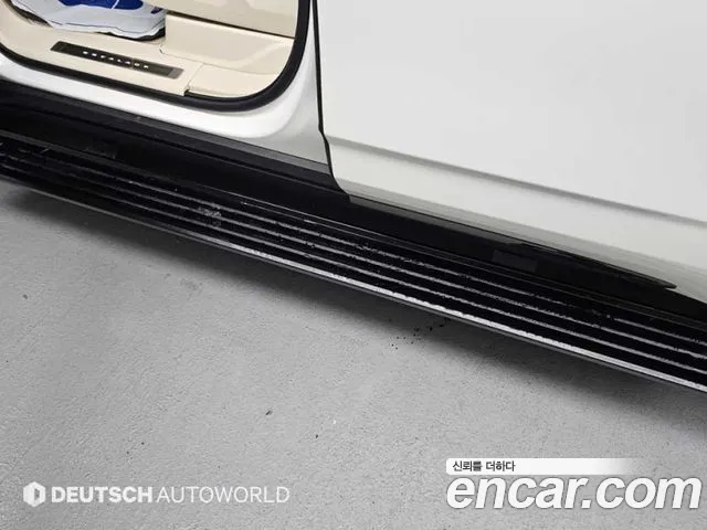 Cadillac Escalade — Фото автомобиля 16