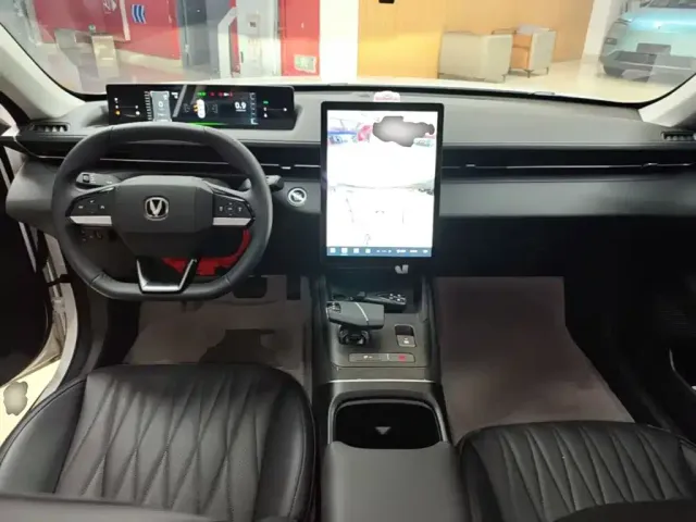 Changan Eado — Фото автомобиля 9