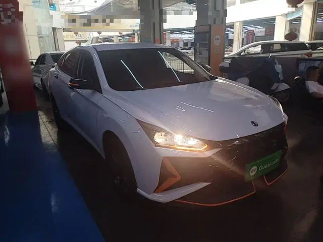 Dongfeng Yixuan — Фото автомобиля 3