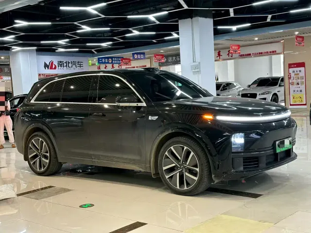 Li Auto L7 — Фото автомобиля 5