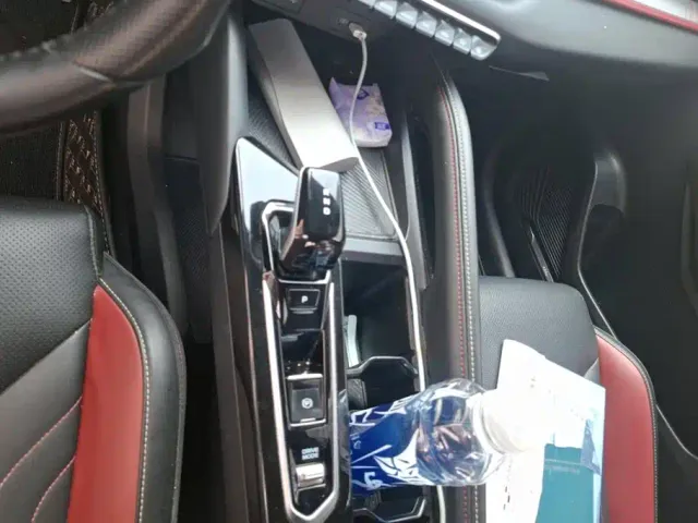 Geely Binyue — Фото автомобиля 16