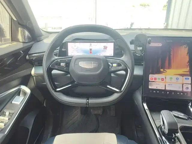 Geely Boyue — Фото автомобиля 10