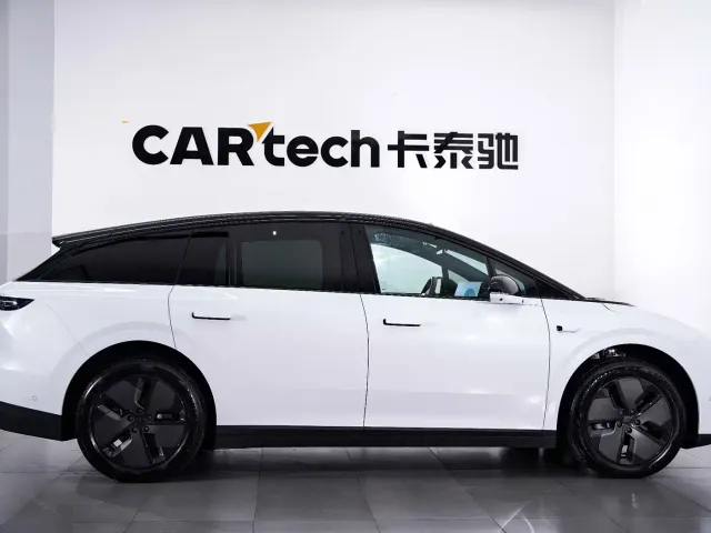 Li Auto i6 — Фото автомобиля 2
