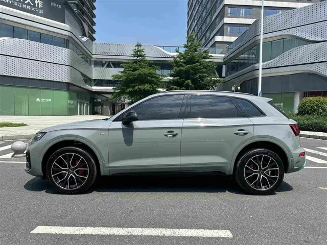 Audi Q5L — Фото автомобиля 10