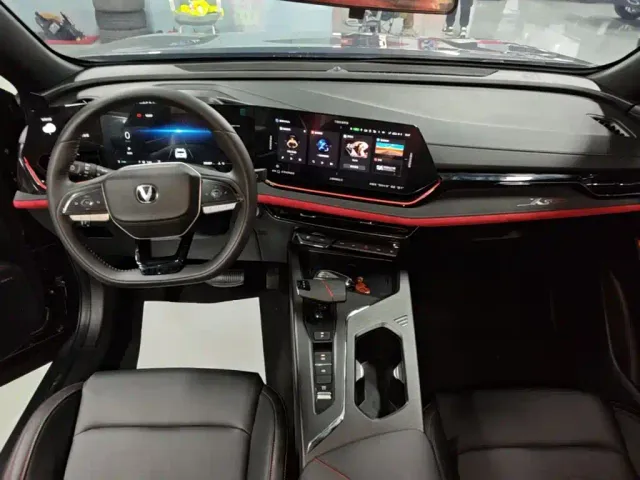 Changan X5 Plus — Фото автомобиля 9