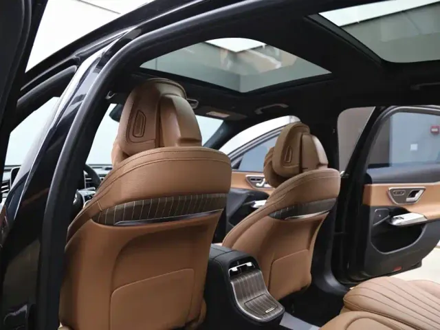 Mercedes-Benz E-Class — Фото автомобиля 25