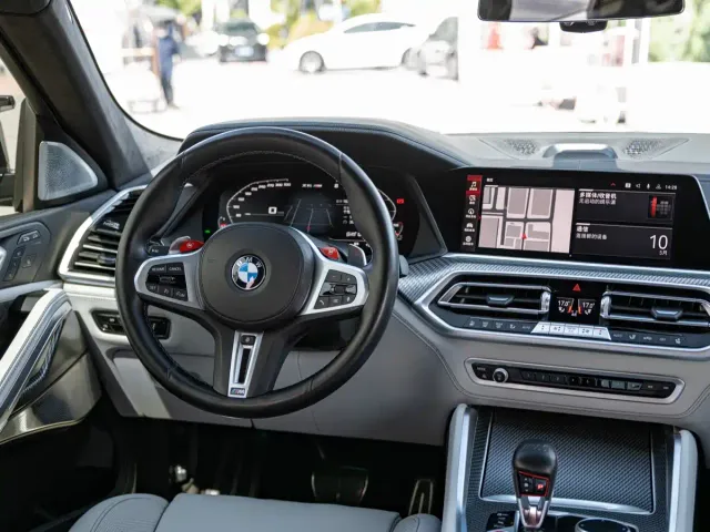 BMW X6 M — Фото автомобиля 10