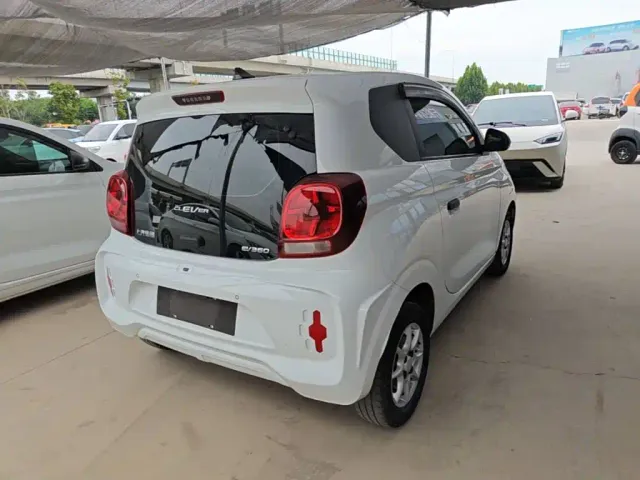 Roewe Clever — Фото автомобиля 6