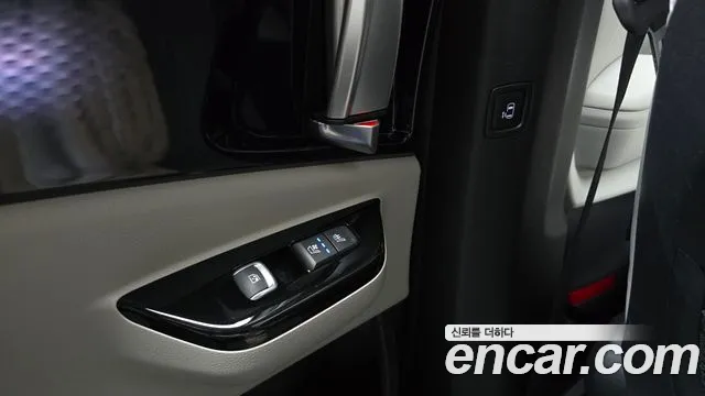 Kia Canival Carnival 4 поколение Бензин 7 мест Signature — Фото автомобиля 18